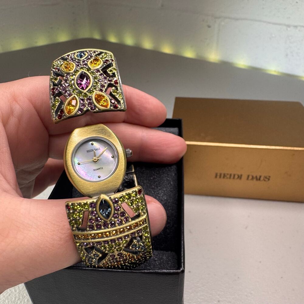Heidi Daus "Everlasting Elegance" Hidden Watch Bangle B7777 Swarovski Crystal